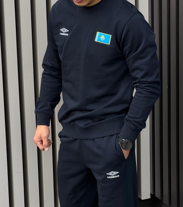 Повседневный костюм Umbro темно-синий