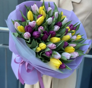 Bestflowers букет с открыткой тюльпан 51 шт 50 см