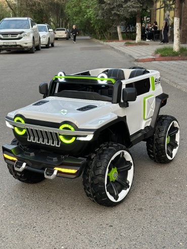 Toyla Jeep Wrangler mini белый