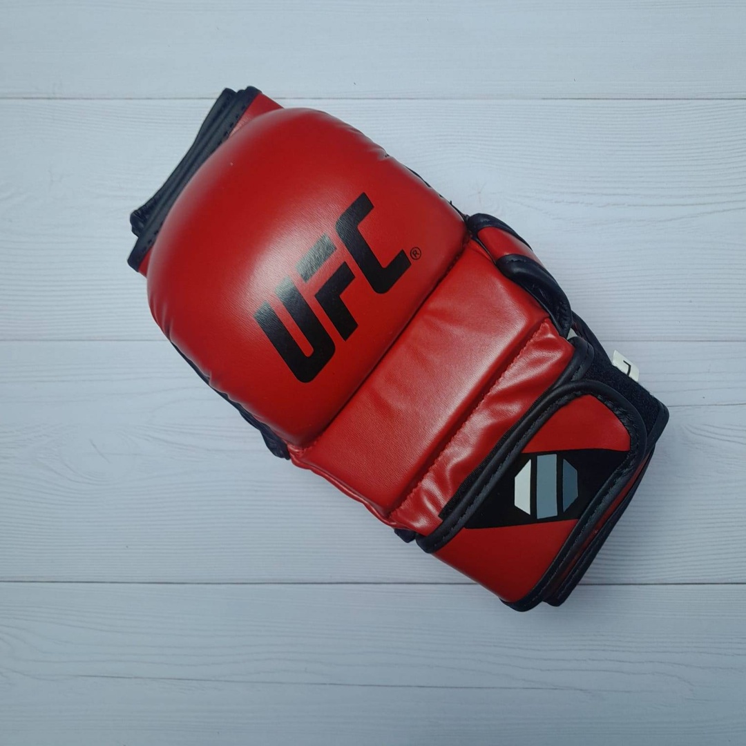 Перчатки UFC 03033 красный L
