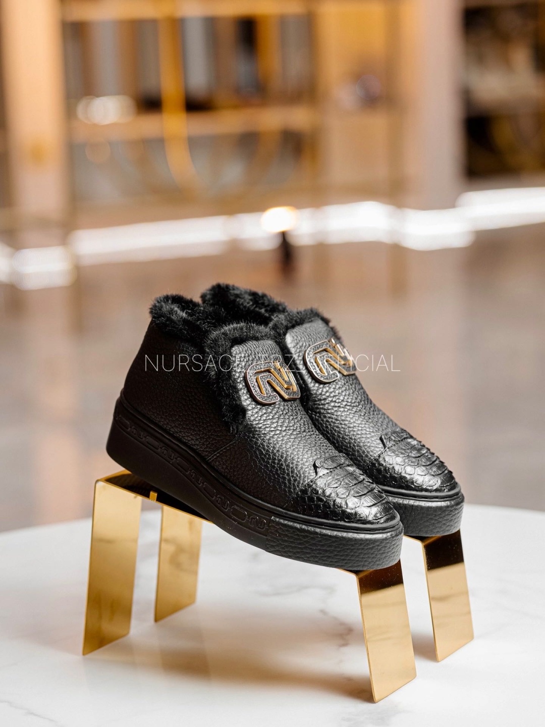 Слипоны Nursace черный