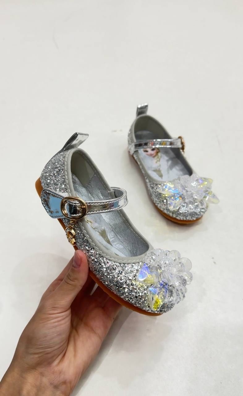 серебристый