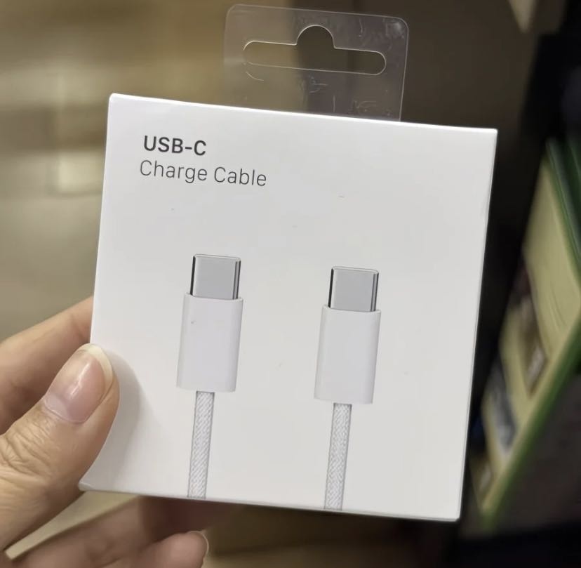 Зарядное устройство Apple USB Type-C 20 Вт белый