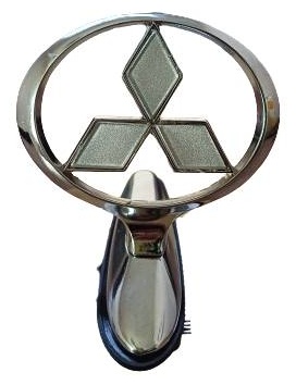 Эмблема 30410096_MR533663 Mitsubishi Pajero 3