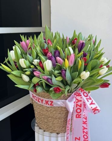 Rose WOW корзина из 101 микс тюльпана
