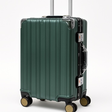 Чемодан GoldCase GoldCase TITANIUM поликарбонат, алюминий 120 л черный, зеленый