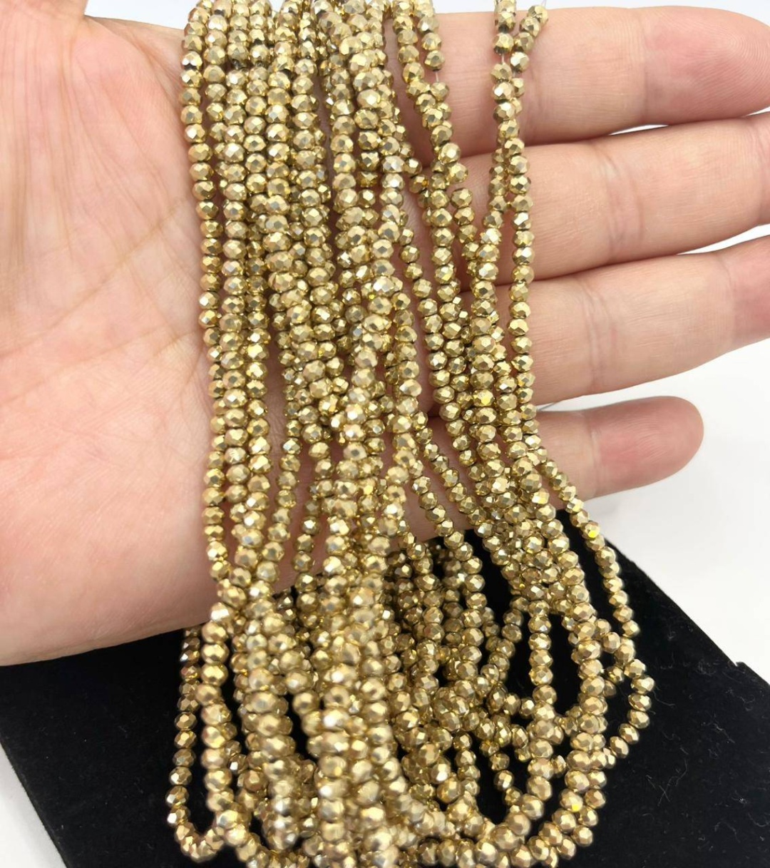 Бусины, 3 мм, стекло, золотистый, 146 шт, 1 нить