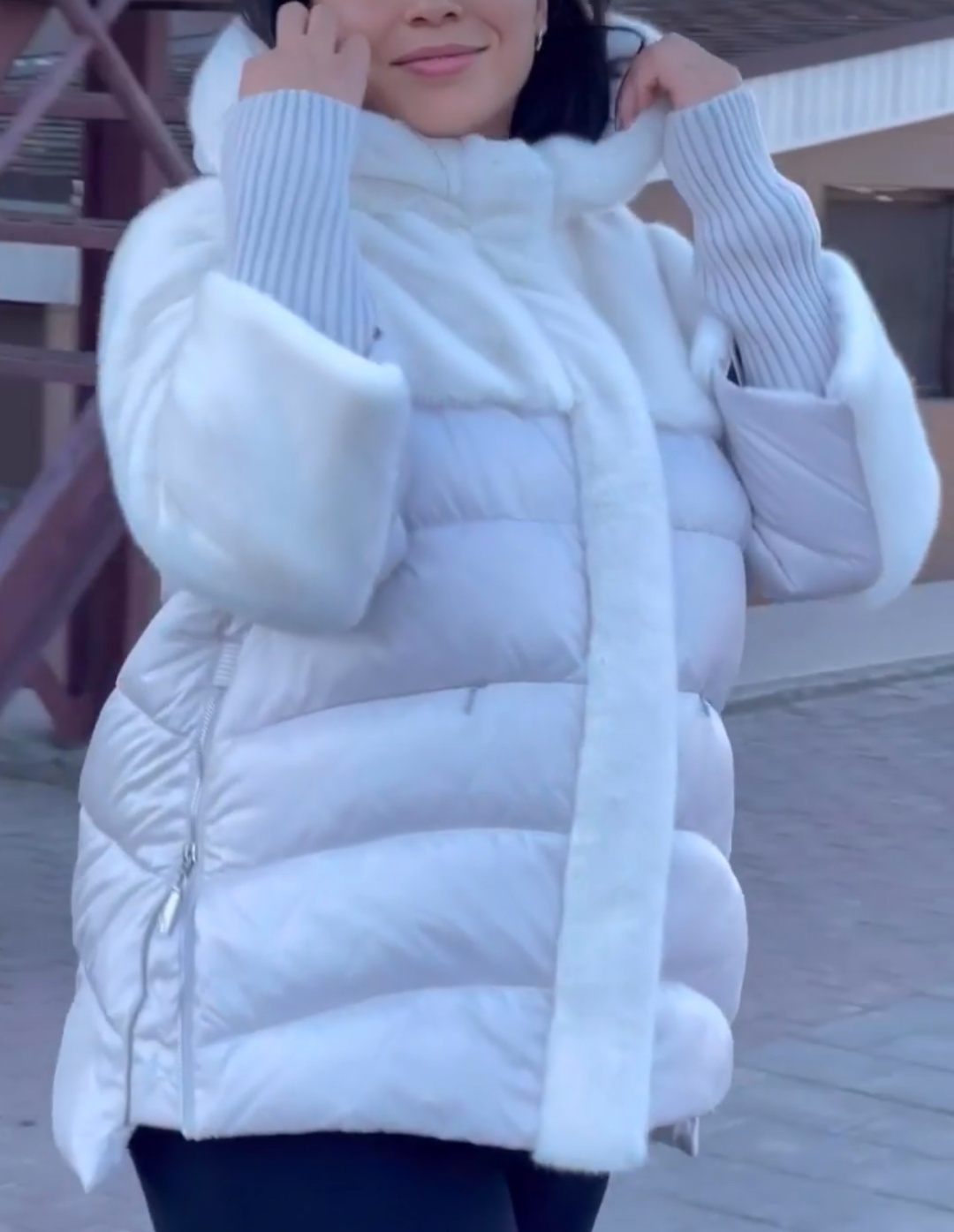 Пуховик белый