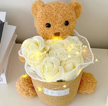 Сувенирные игрушки Мишка с корзинкой
