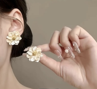Серьги пластик, пластик