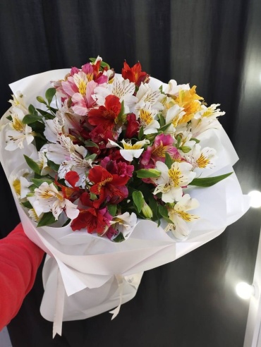 Букет Альстромерия 19шт Flowers by Maria