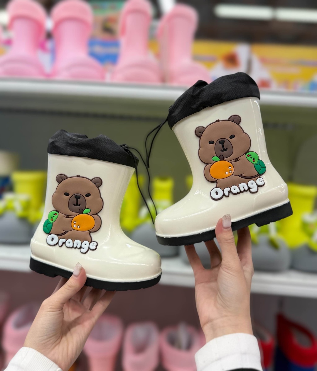 Резиновые сапоги белый, черный