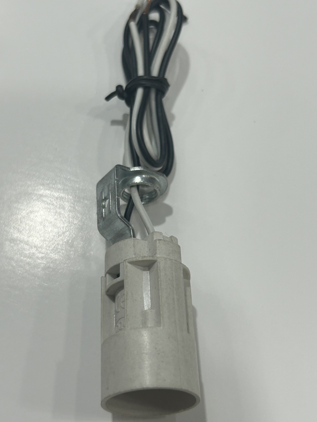 Патрон E14 Lamp-holder-E14, пластик