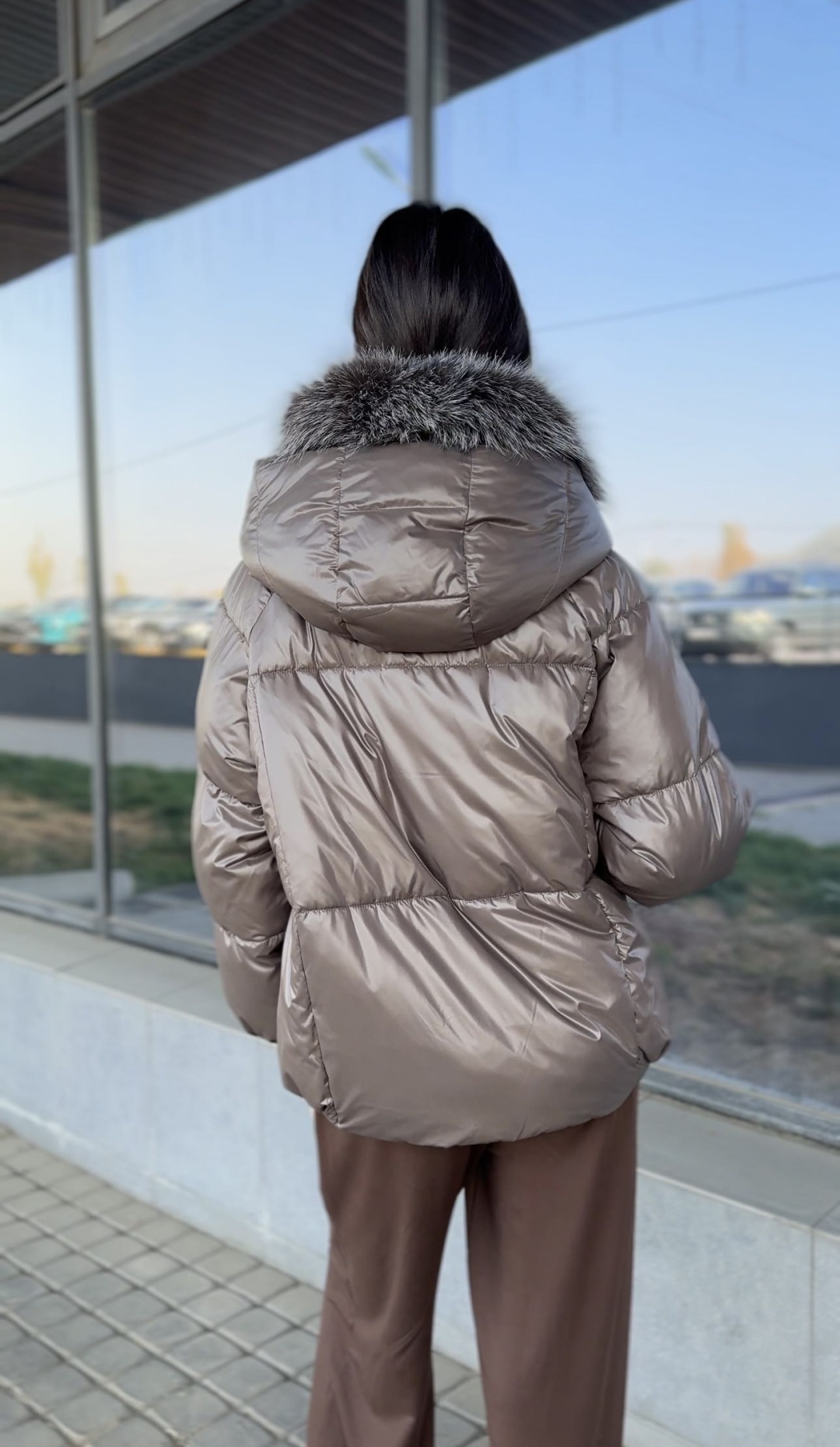 Пуховик песочный