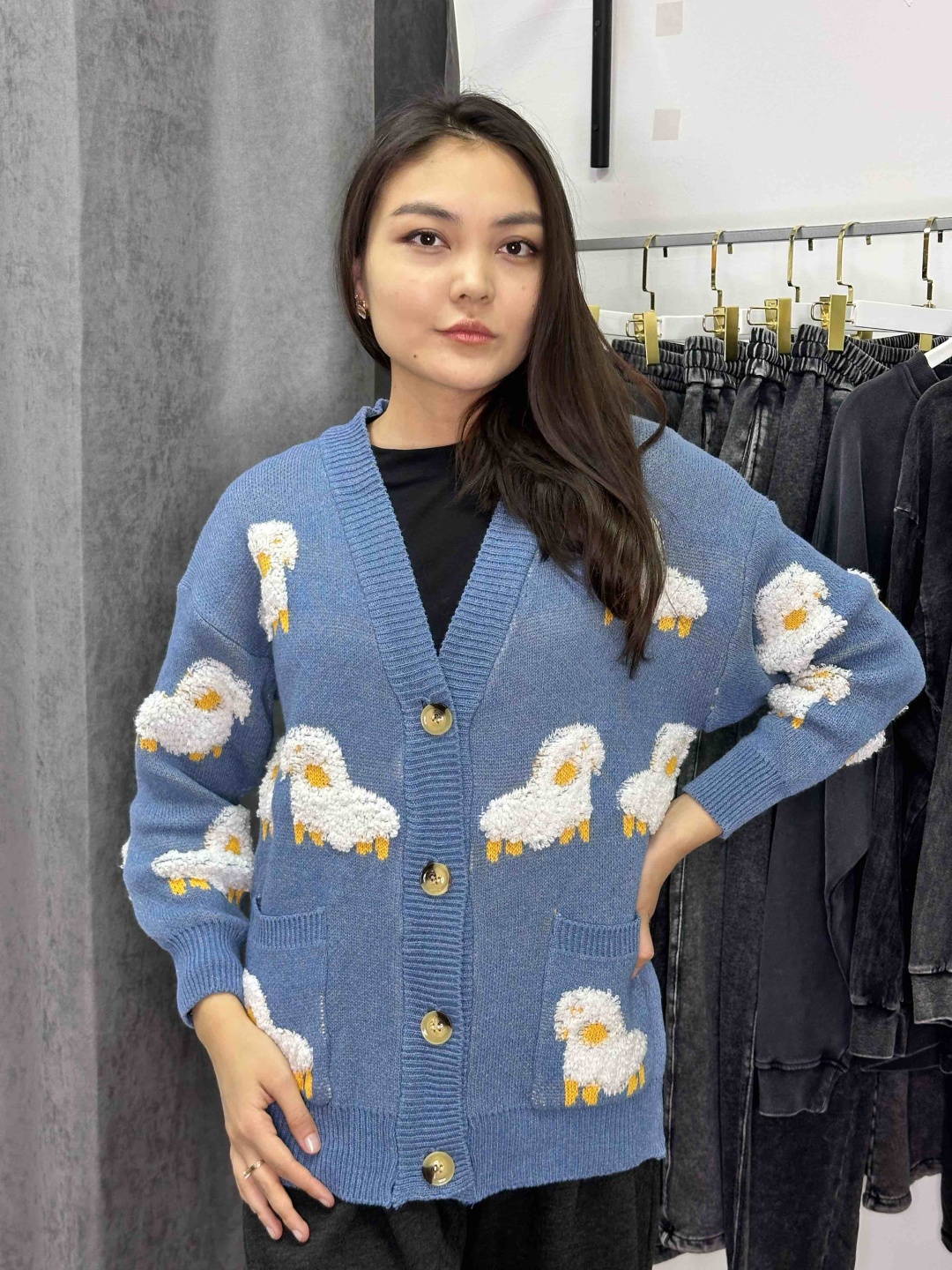 синий