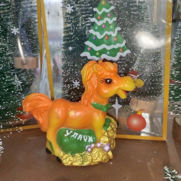 Сувенирные игрушки Лошадь