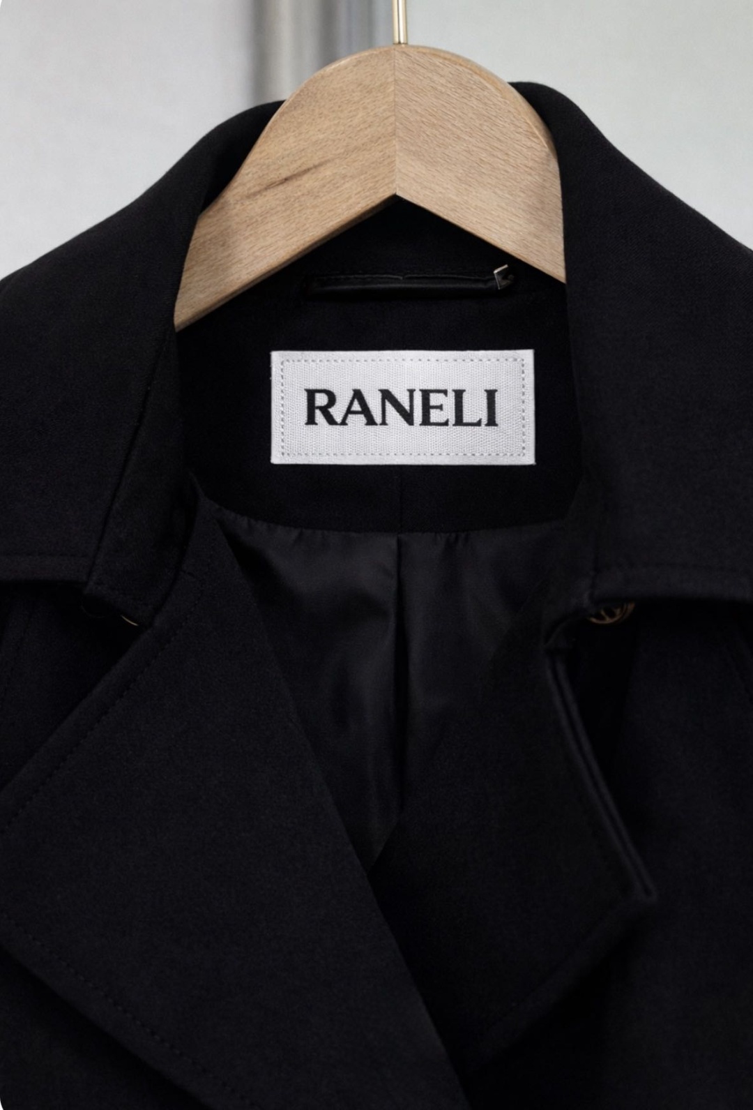 Тренчкот RANELI черный