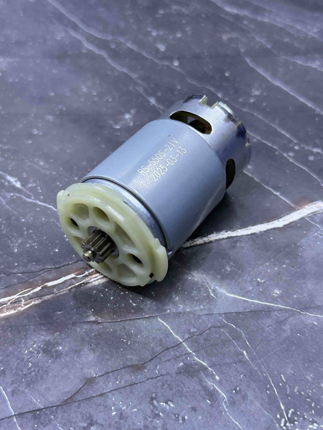 Мотор CD 2110 (21v)