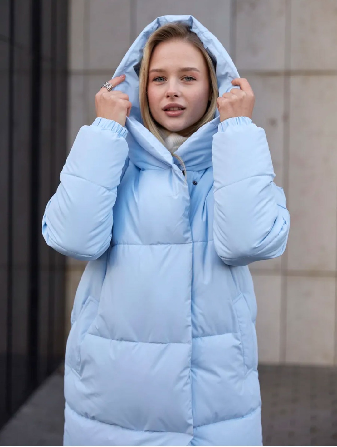 Пуховик голубой