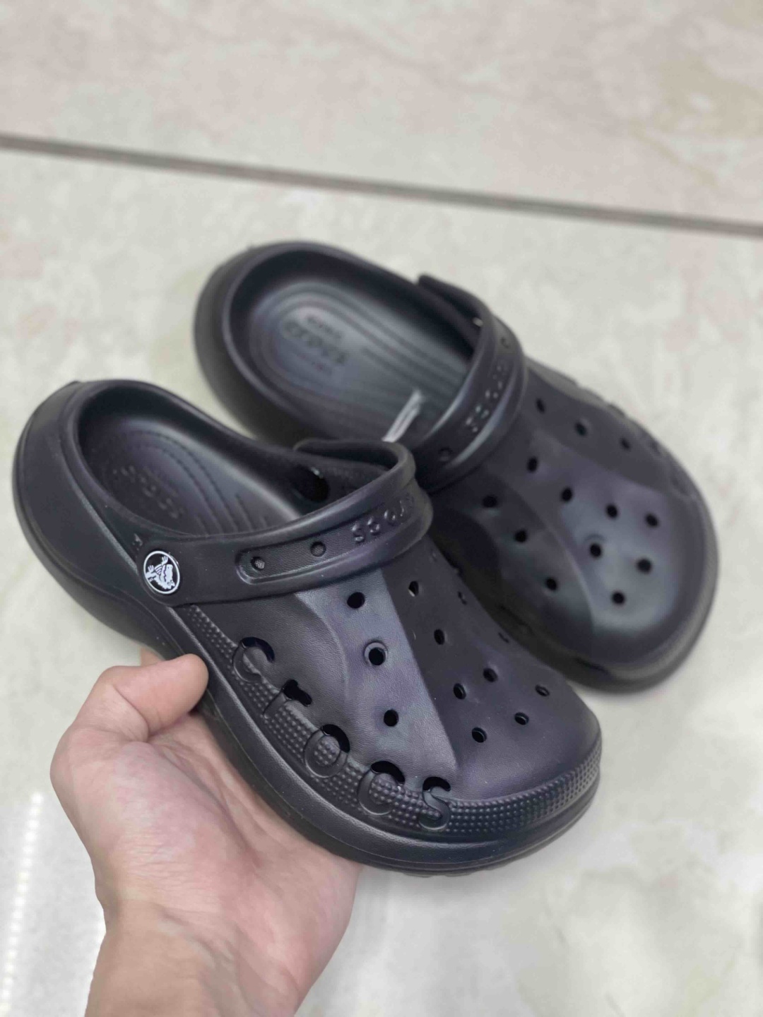 Сабо черный