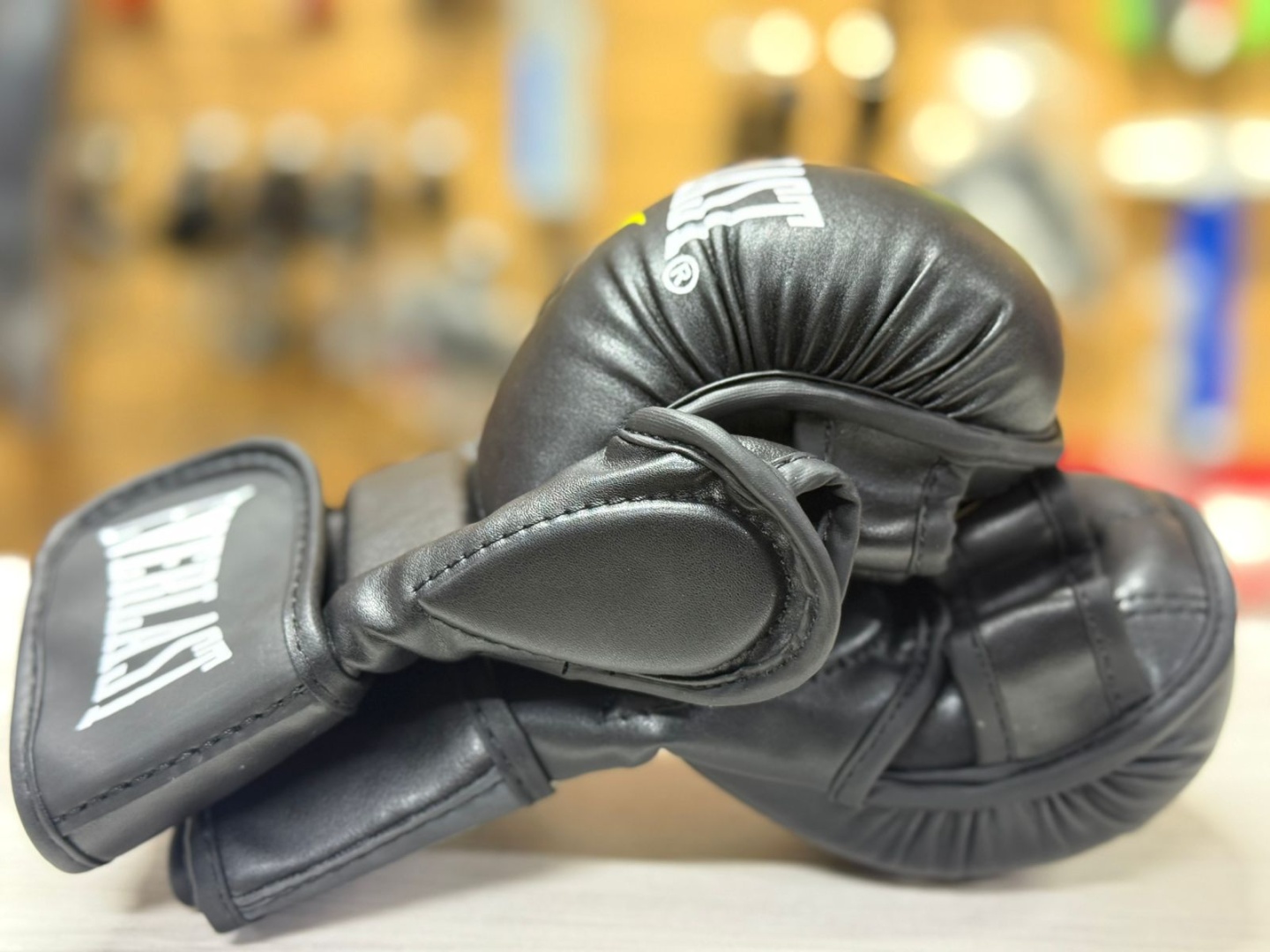Перчатки Перчатки для единоборств Everlast черный L