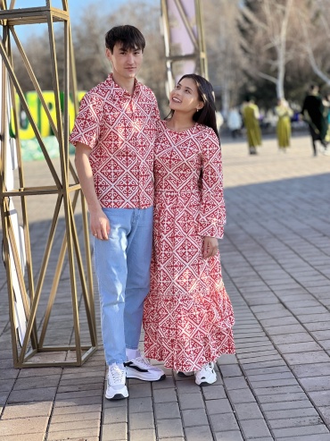 Национальный костюм красный