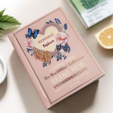 Тени прессованные Eyeshadow & face & lips Multi-colour