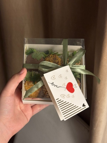 Клубники в шоколаде 12,5х12,5см