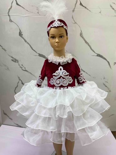 Национальный костюм бордовый