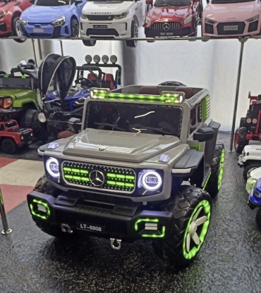 ESCON Джип Mercedes Benz 8808 4WD серый