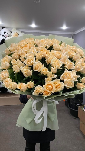 101 роза FF.FLOWERS