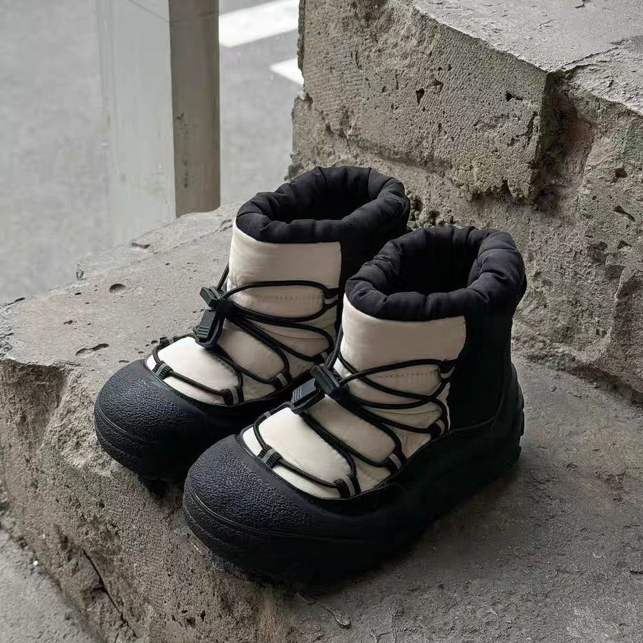 белый