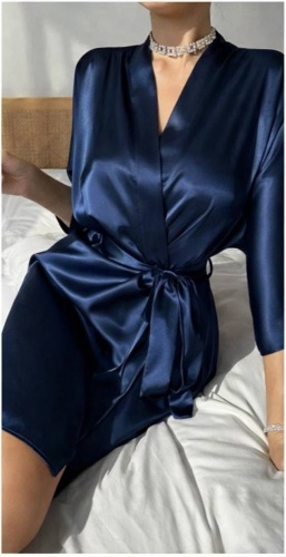 Атласный халат SHEIN розовый