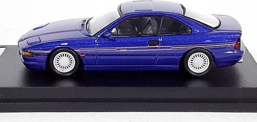 Модель BMW 850 CSI blue 1:64