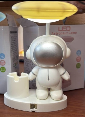 Настольная лампа Космонавт LED, 20 Вт, пластик