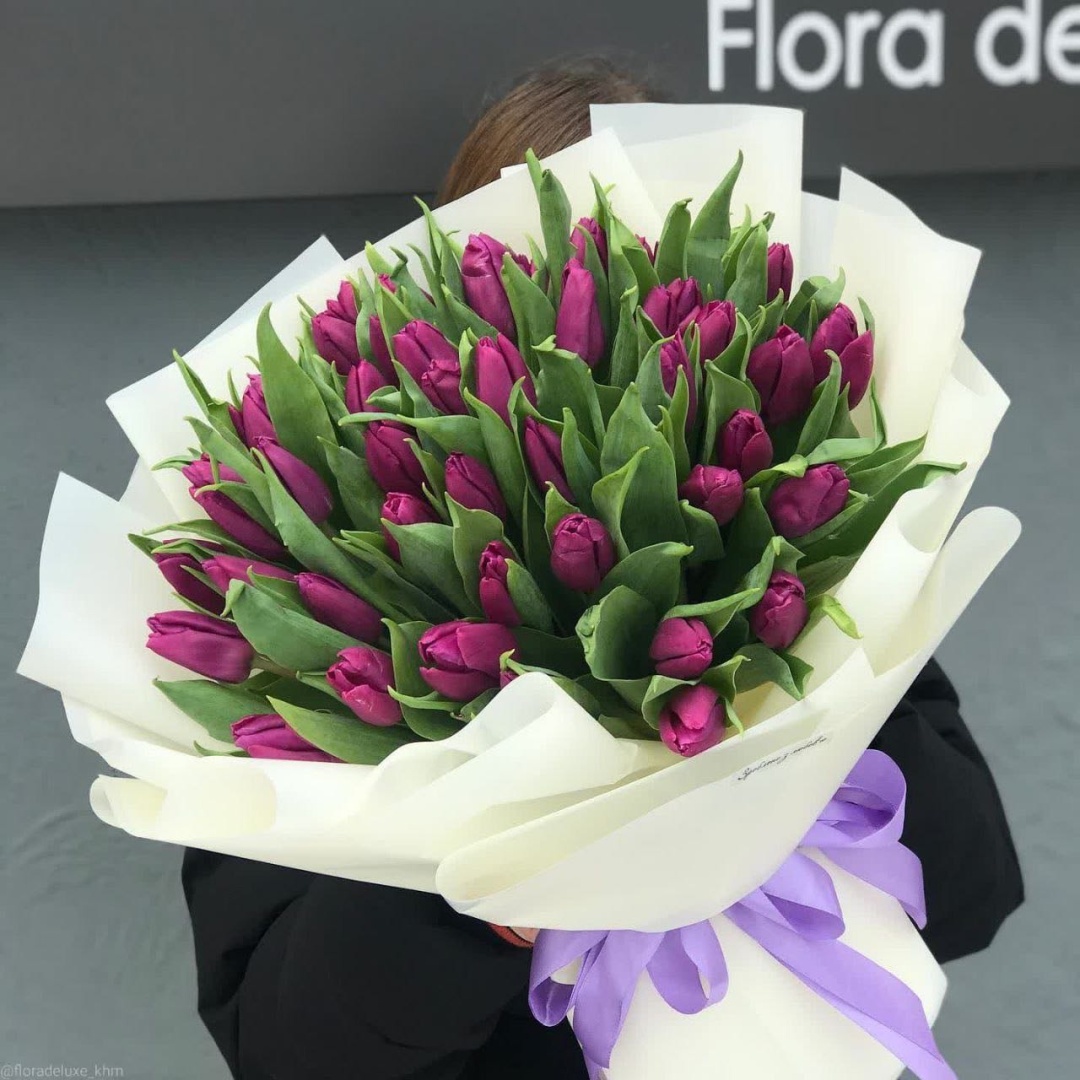 Bestflowers букет с открыткой тюльпан 51 шт 50 см