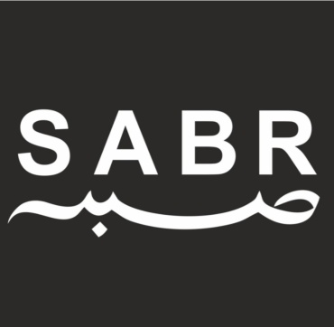 Наклейка SABR. Белая 20×8см