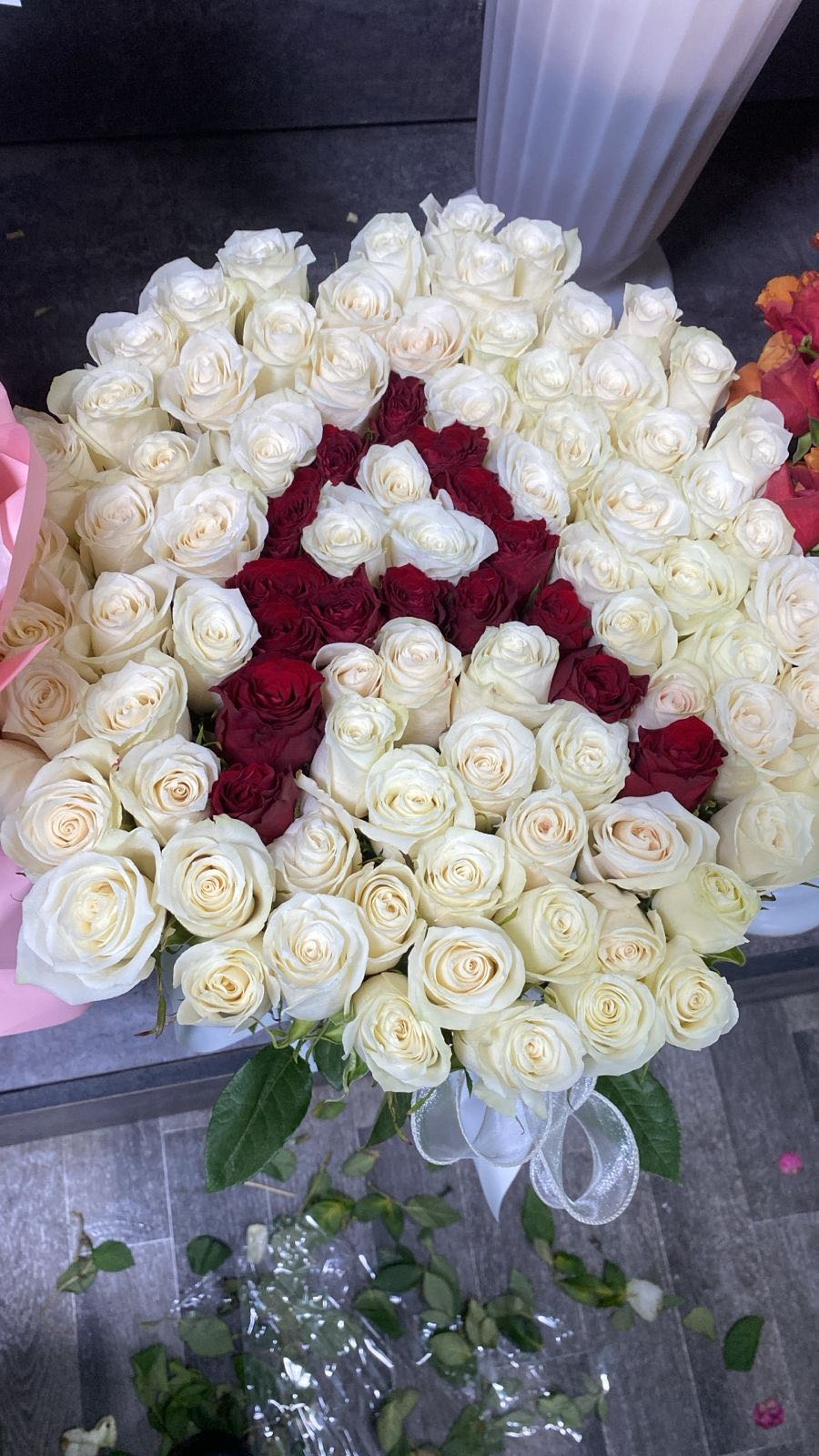 Композиция с открыткой роза 51 шт 60 см