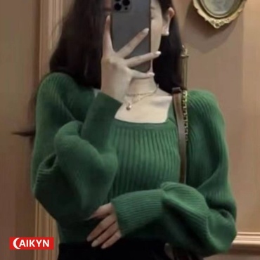 Свитер зеленый
