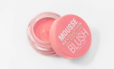 Makeup Revolution mousse blush румяна SQUEEZE ME SOFT PINK