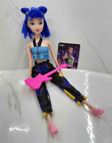 Кукла-модель ZOEY(Зои) — K-POP Demon Hunters 28 см