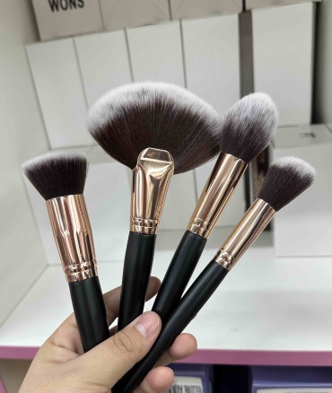 Кисточки для макияжа 4