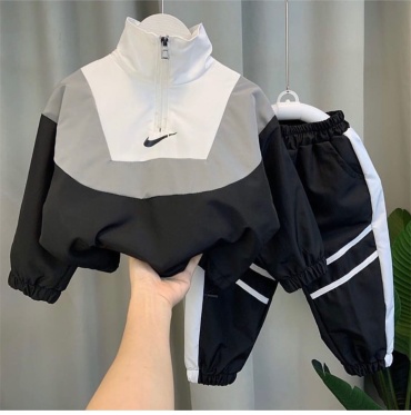 Спортивный костюм черный