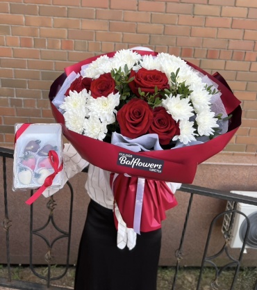 Balflowers Комбо цветы + клубника в шоколаде