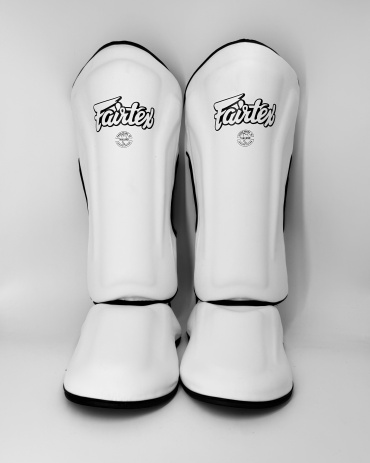Щитки Fairtex Футы для единоборств белый XL