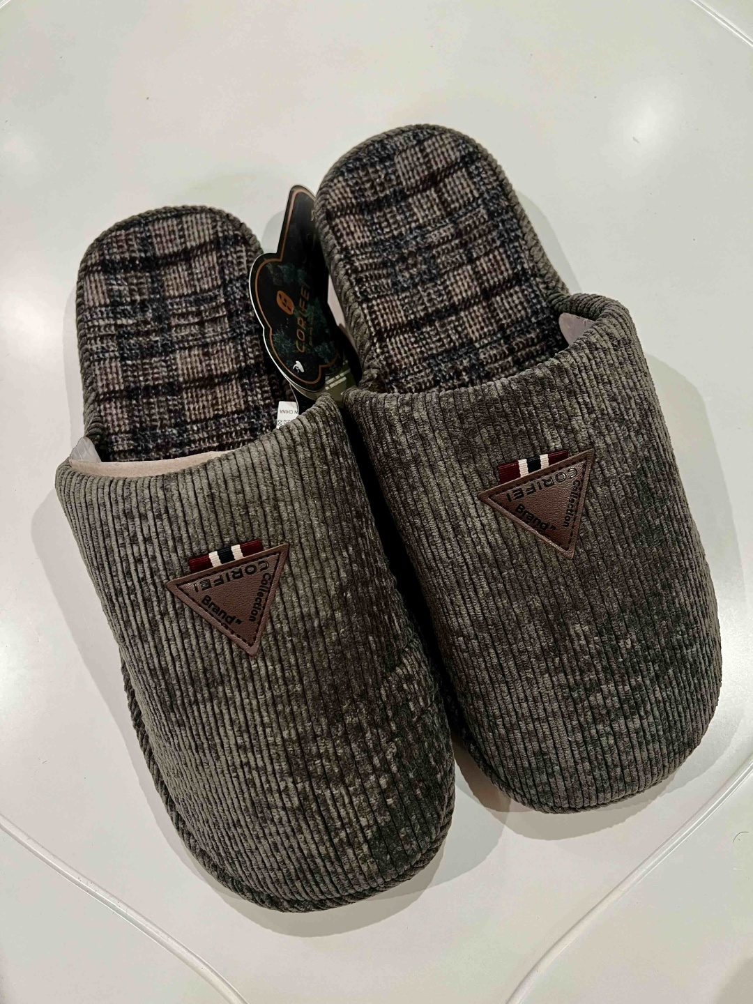 зеленый