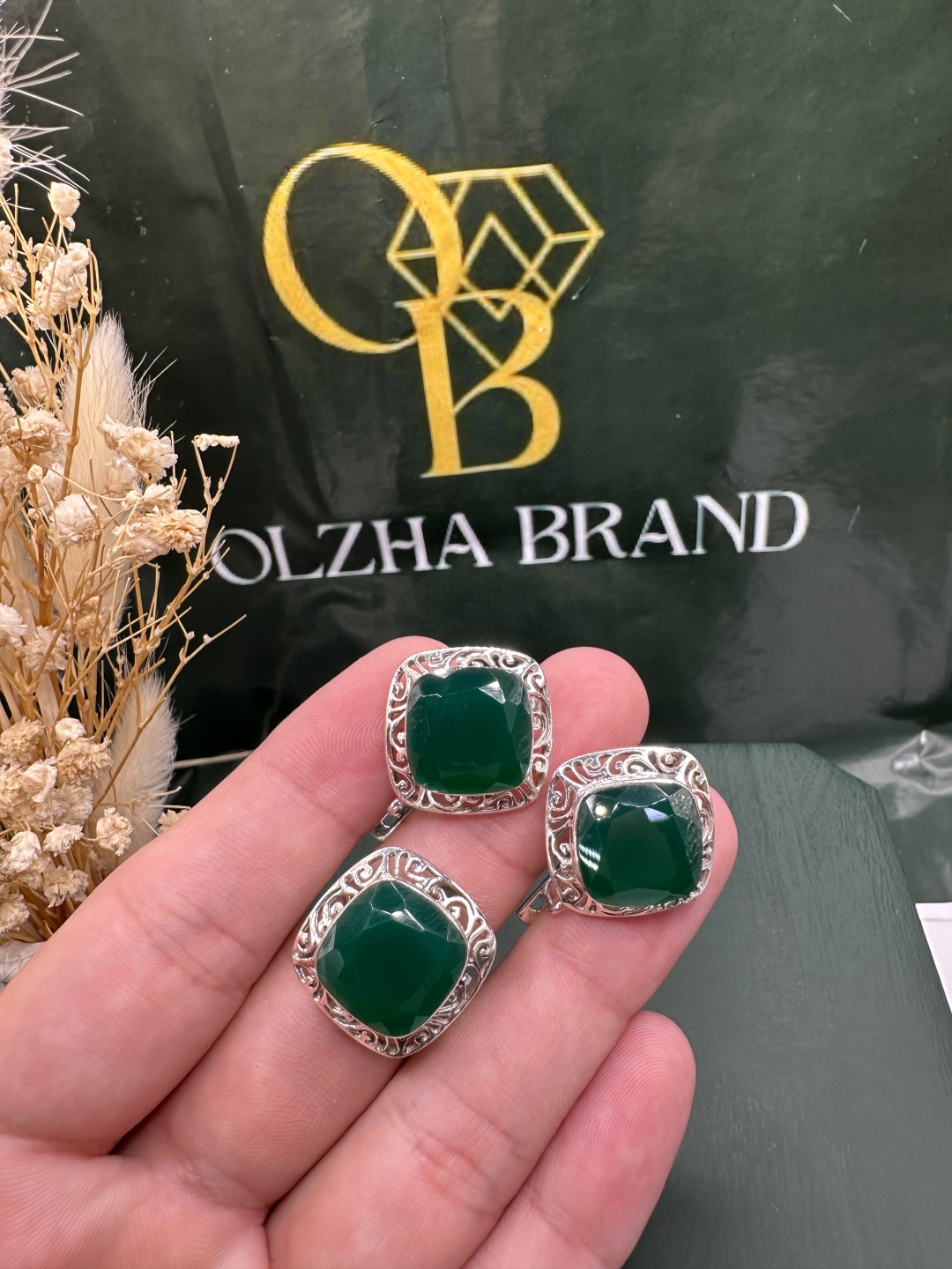 Комплект OLZHA BRAND O7 вес 15 г серебро, изумруд