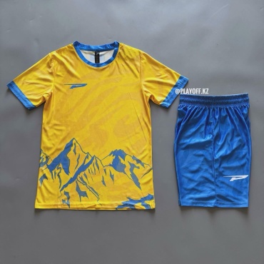 Спортивный костюм желтый