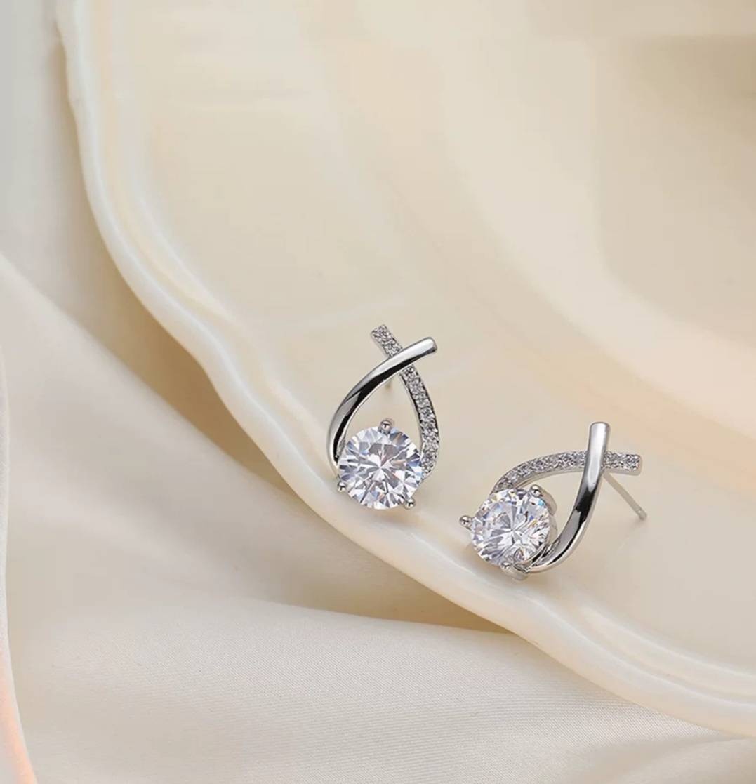 Серьги LAREY Lueur Silver бижутерный сплав, стразы