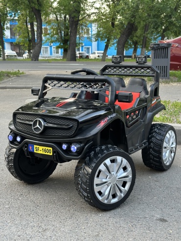Toyla Mercedes Benz джип черный